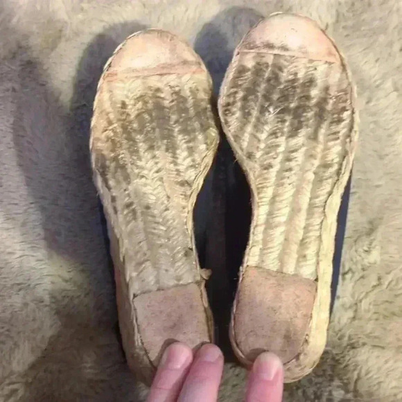 Lauren Ralph Lauren black wedge heels, size 6B, black - Picture 5 of 8